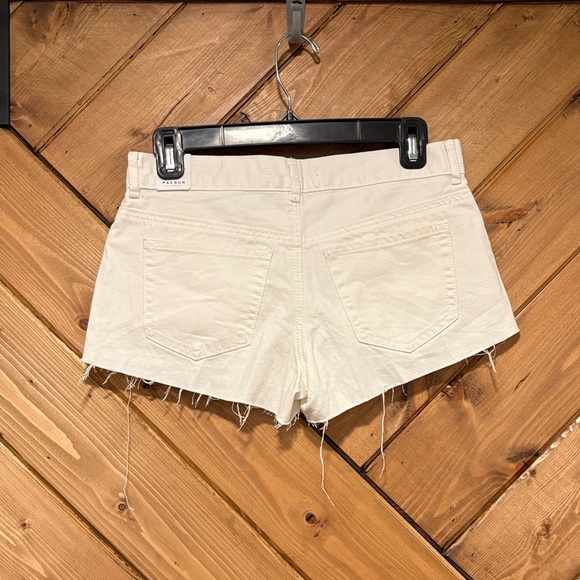 PacSun White Frayed Hem Low Rise Shorts Size 24 - Picture 2 of 3